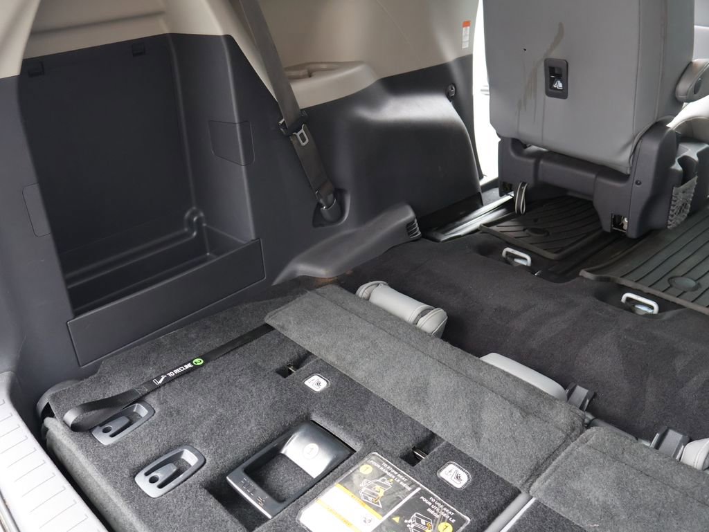 Used 2021 Toyota Sienna XLE image 36