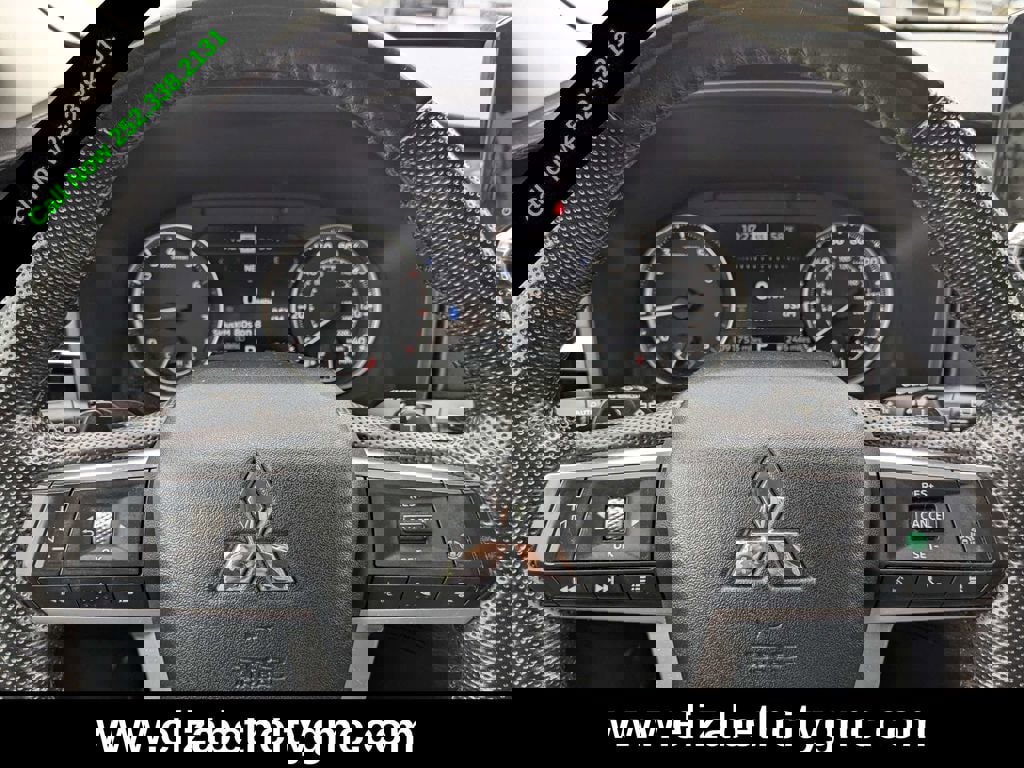 Used 2022 Mitsubishi Outlander SE image 26