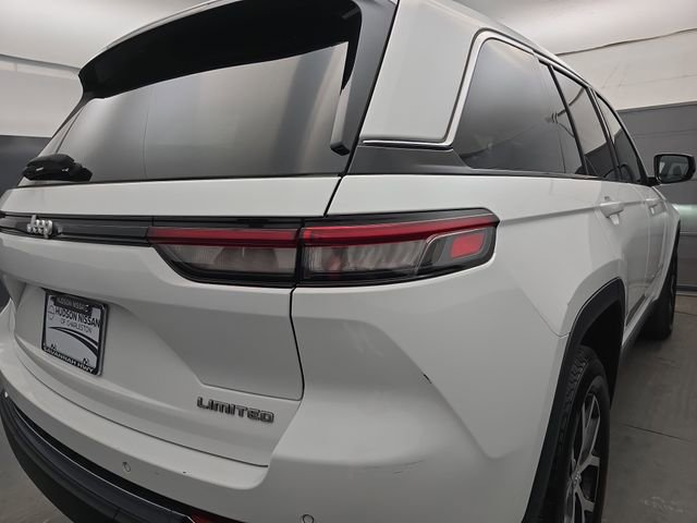 Used 2024 Jeep Grand Cherokee Limited image 19