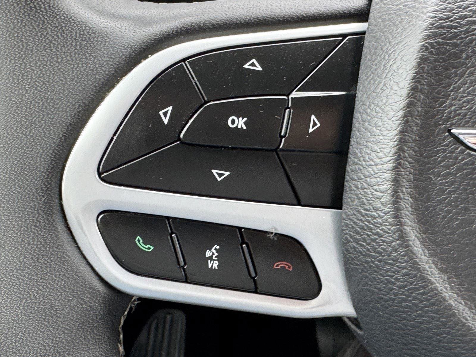 Used 2023 Chrysler Voyager LX image 20