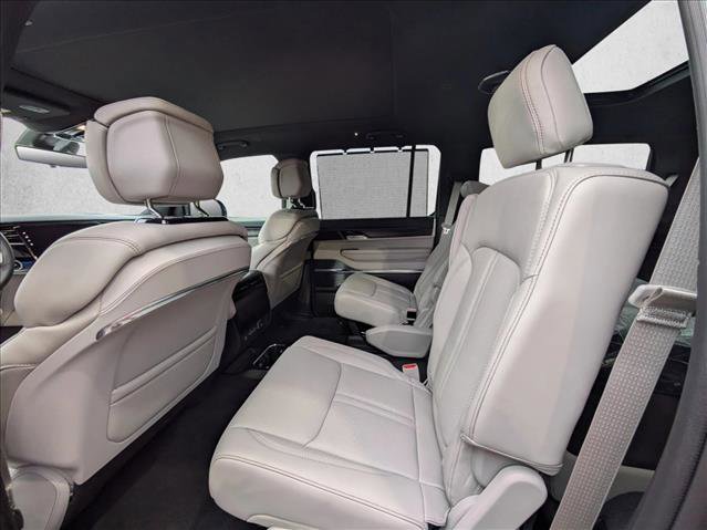 New 2026 Jeep Grand Wagoneer Summit w/ Premium Group III image 18