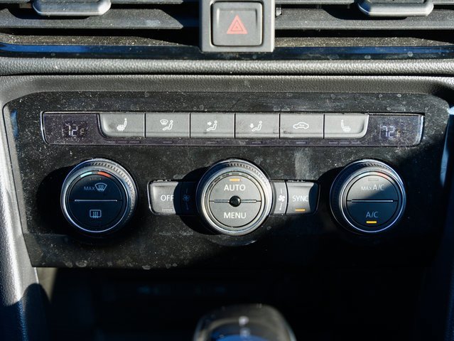 Used 2024 Volkswagen Taos SE image 22