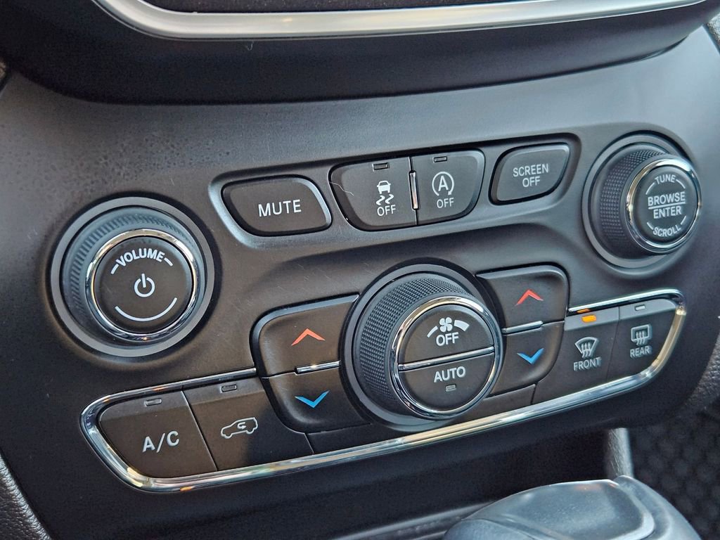 Used 2021 Jeep Cherokee Trailhawk w/ Sun, Sound & Nav Group image 24