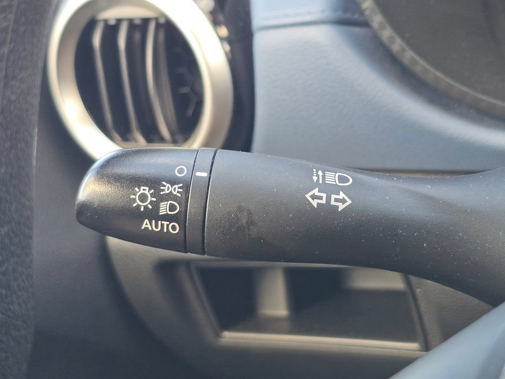 Used 2025 Nissan Versa SV FWD image 20