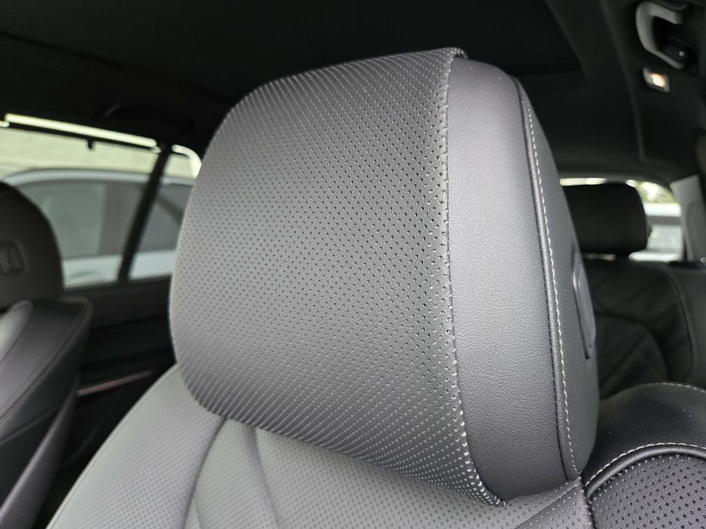 New 2026 BMW X5 xDrive50e w/ Executive Package image 17