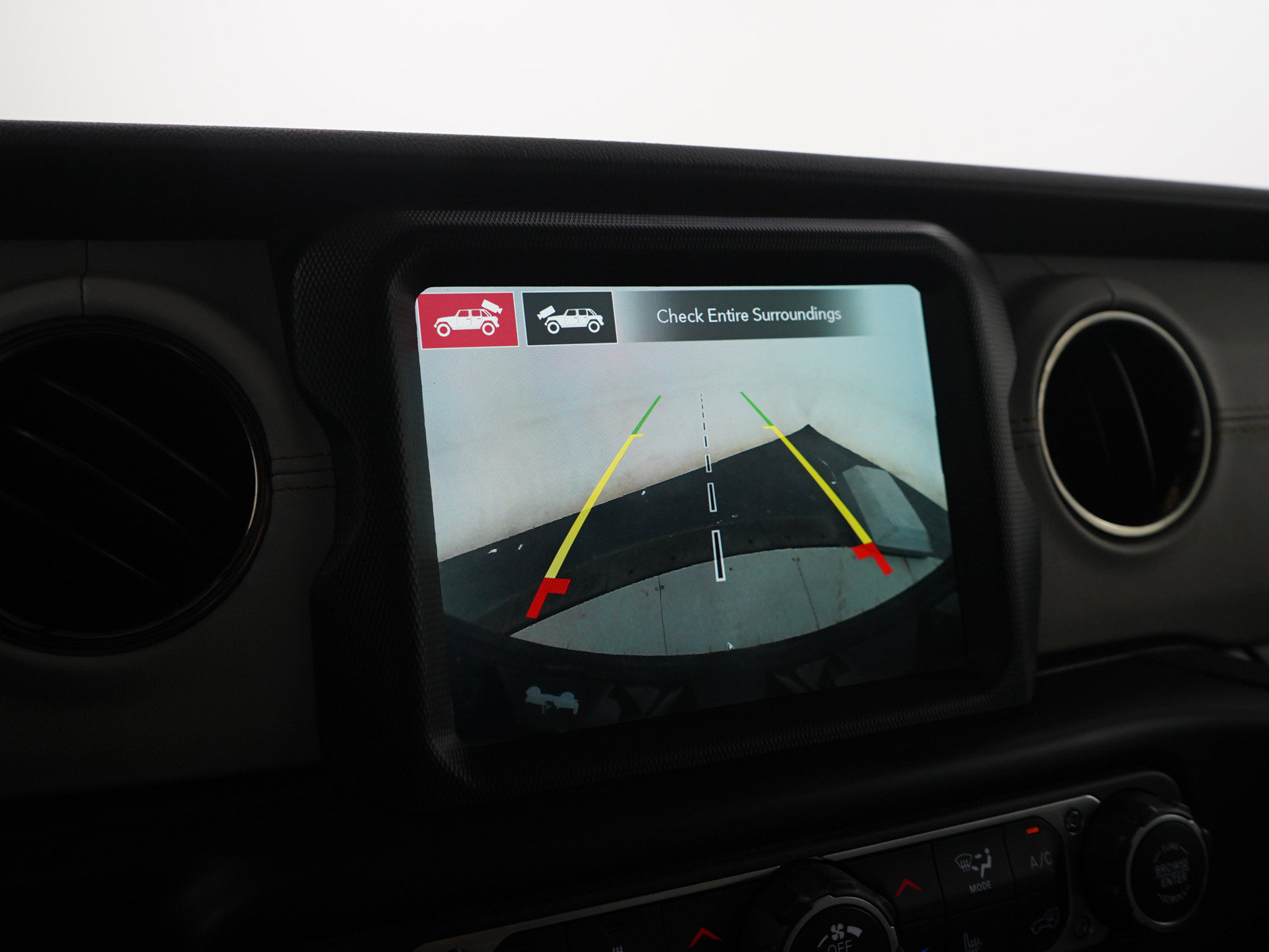 Used 2022 Jeep Wrangler Unlimited Sahara AWD/4WD image 27