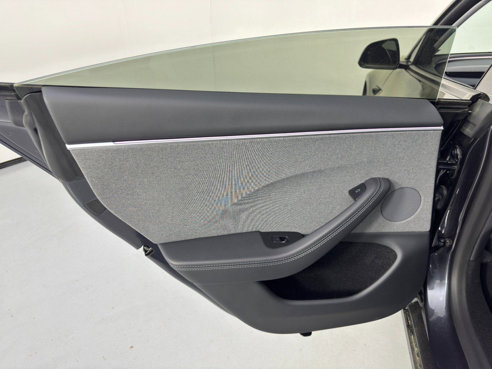 Used 2025 Tesla Model 3 Long Range image 47