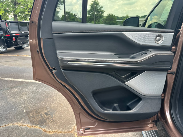 New 2026 Lincoln Navigator Black Label AWD/4WD image 21