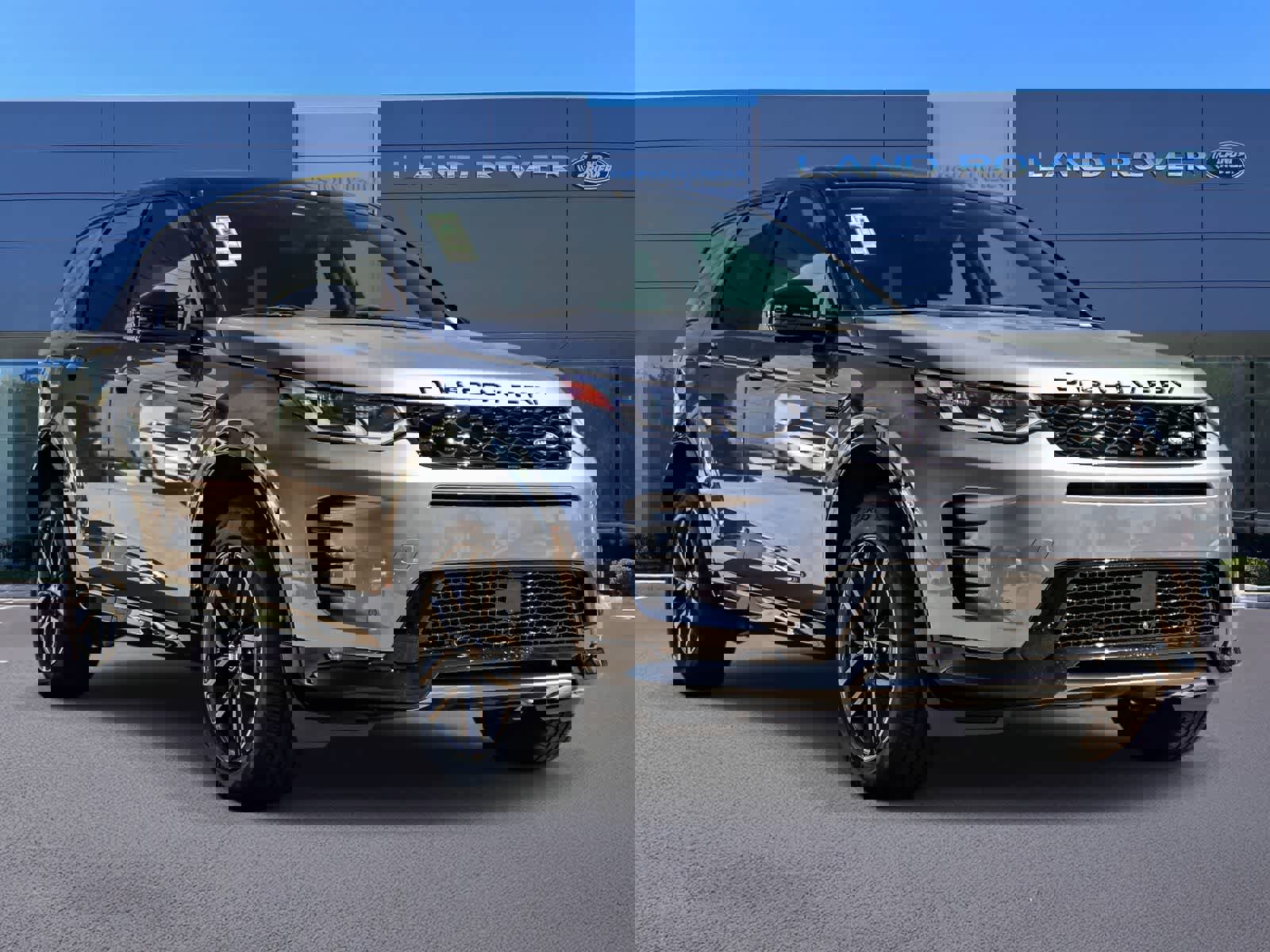 New 2026 Land Rover Discovery Sport Landmark image 3