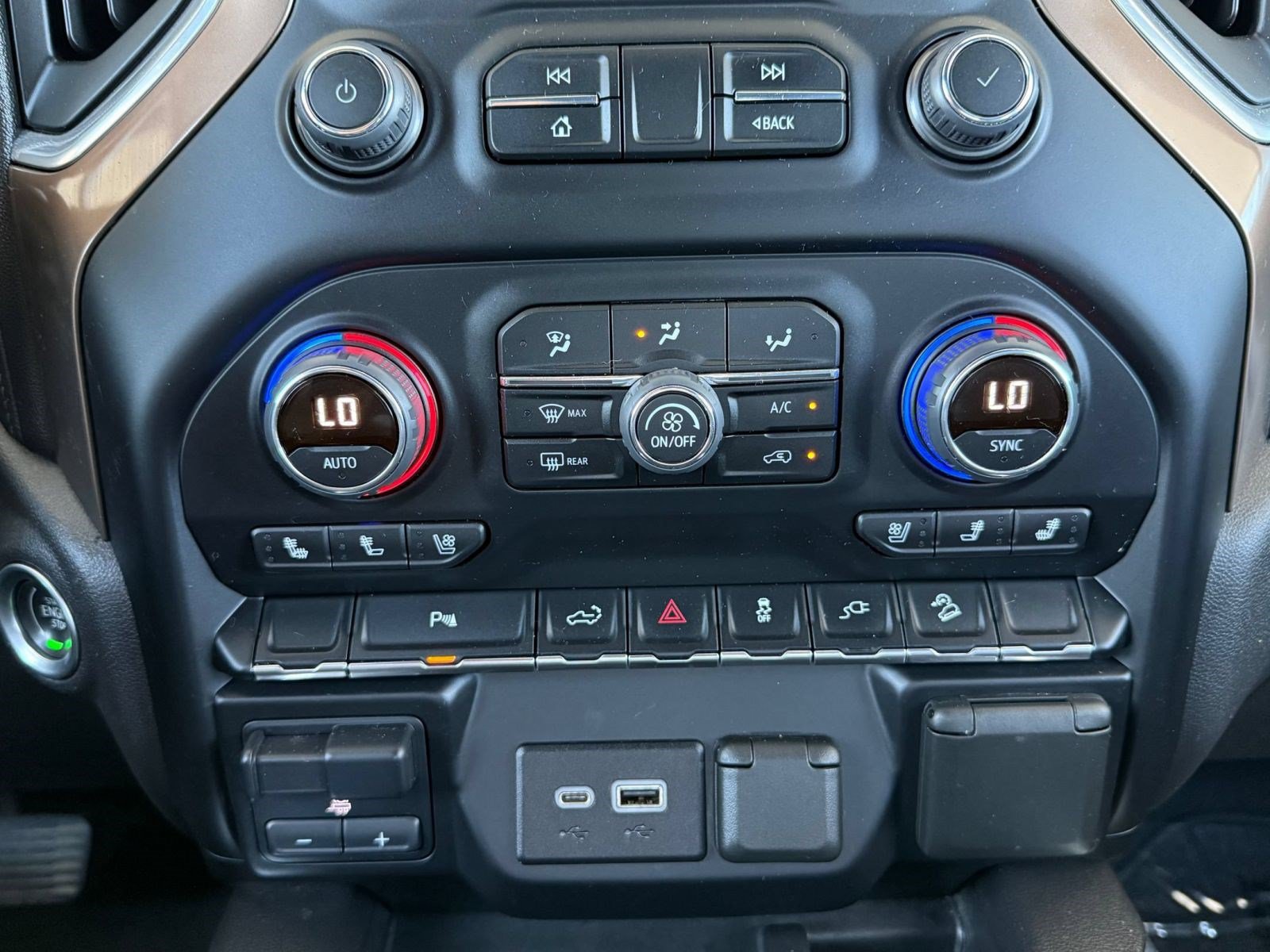 Used 2022 Chevrolet Silverado 1500 High Country w/ Z71 Off-Road Package AWD/4WD image 19
