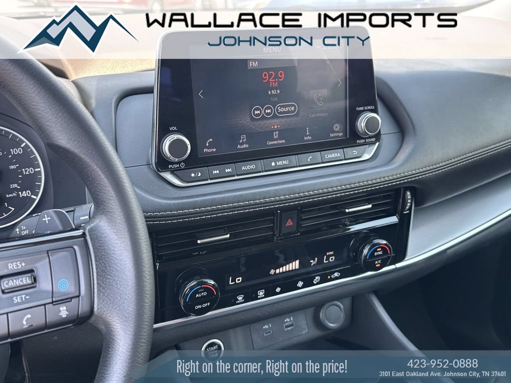 Used 2021 Nissan Rogue SV FWD image 21