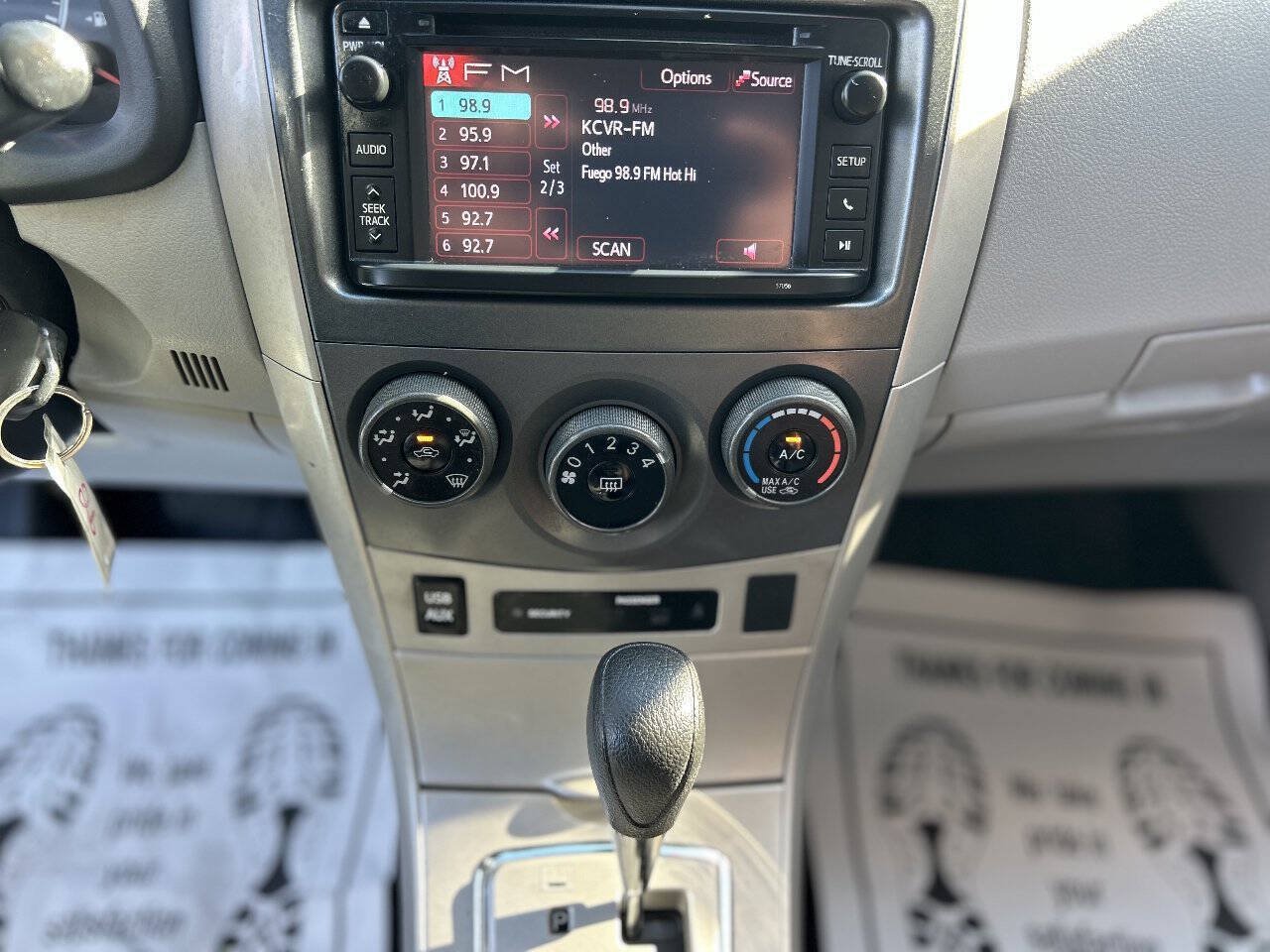 Used 2013 Toyota Corolla LE FWD image 13