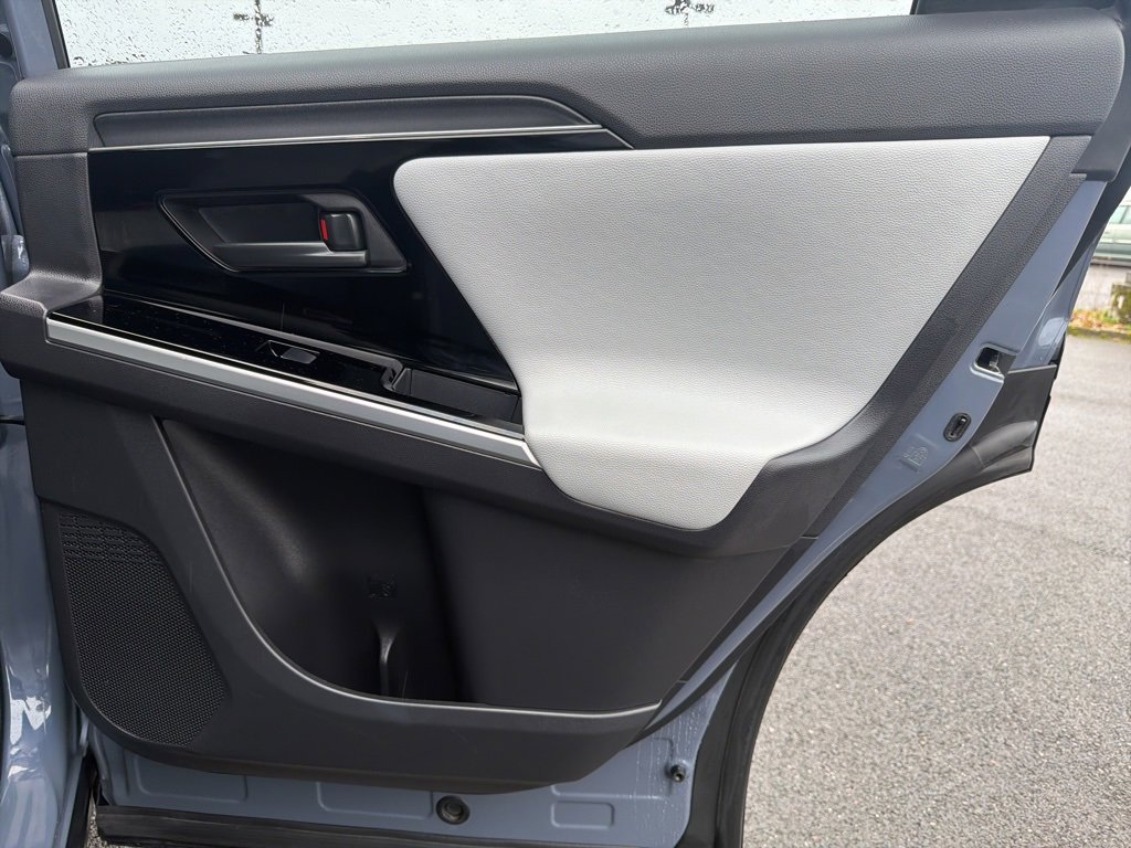 Certified 2024 Subaru Solterra Limited image 22