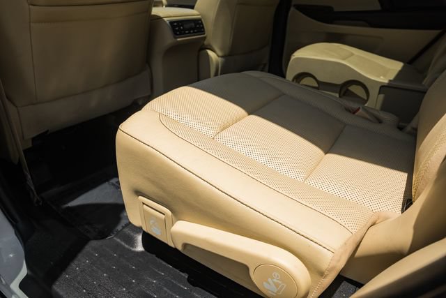 Used 2019 Toyota Highlander Limited Platinum AWD/4WD image 34