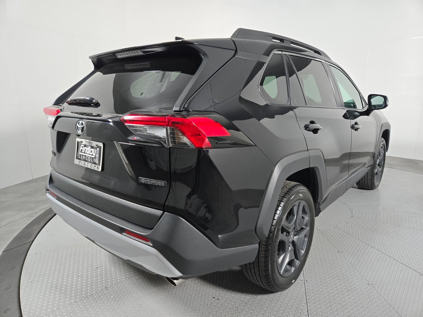Used 2024 Toyota RAV4 Adventure AWD/4WD image 4