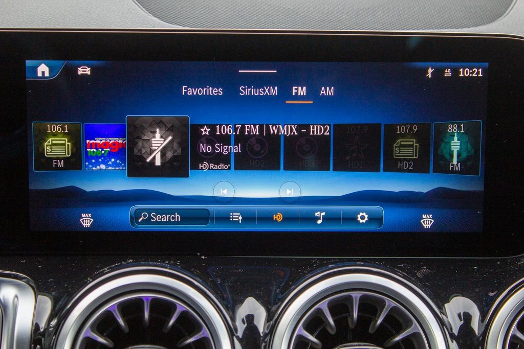 Used 2025 Mercedes-Benz GLB 35 AMG 4MATIC image 17