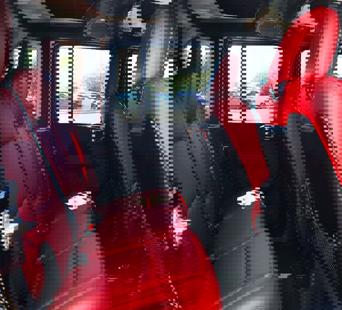 Used 2024 Jeep Wrangler Unlimited Rubicon 392 image 32