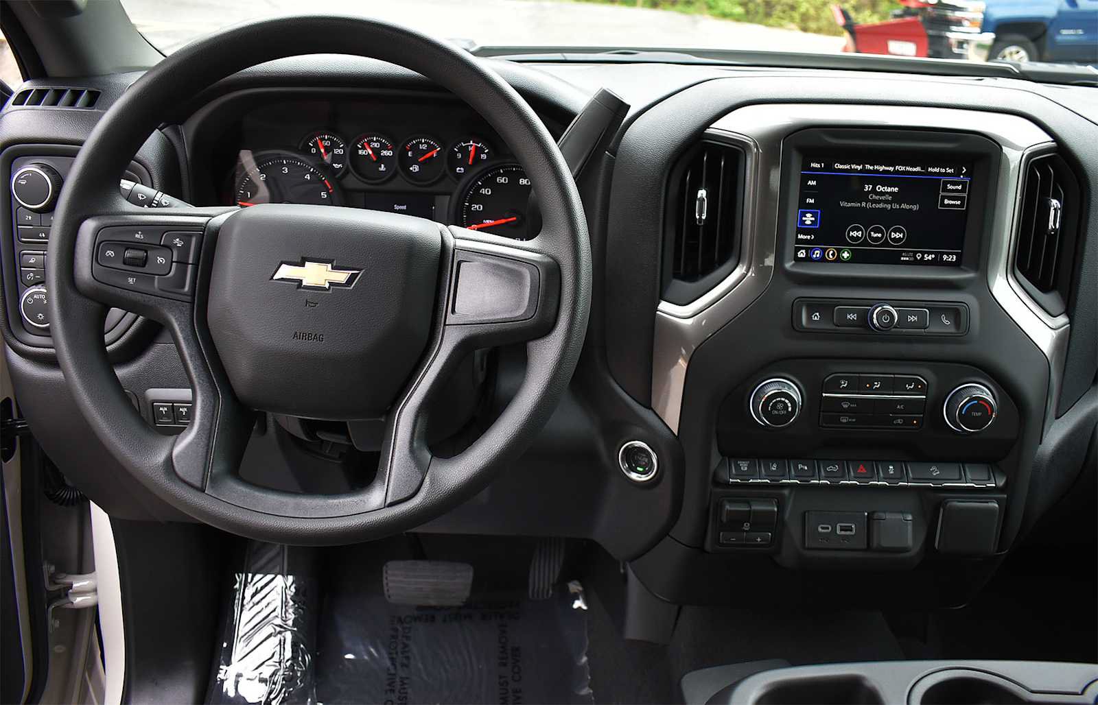 New 2026 Chevrolet Silverado 2500 Custom w/ Custom Value Package AWD/4WD image 12
