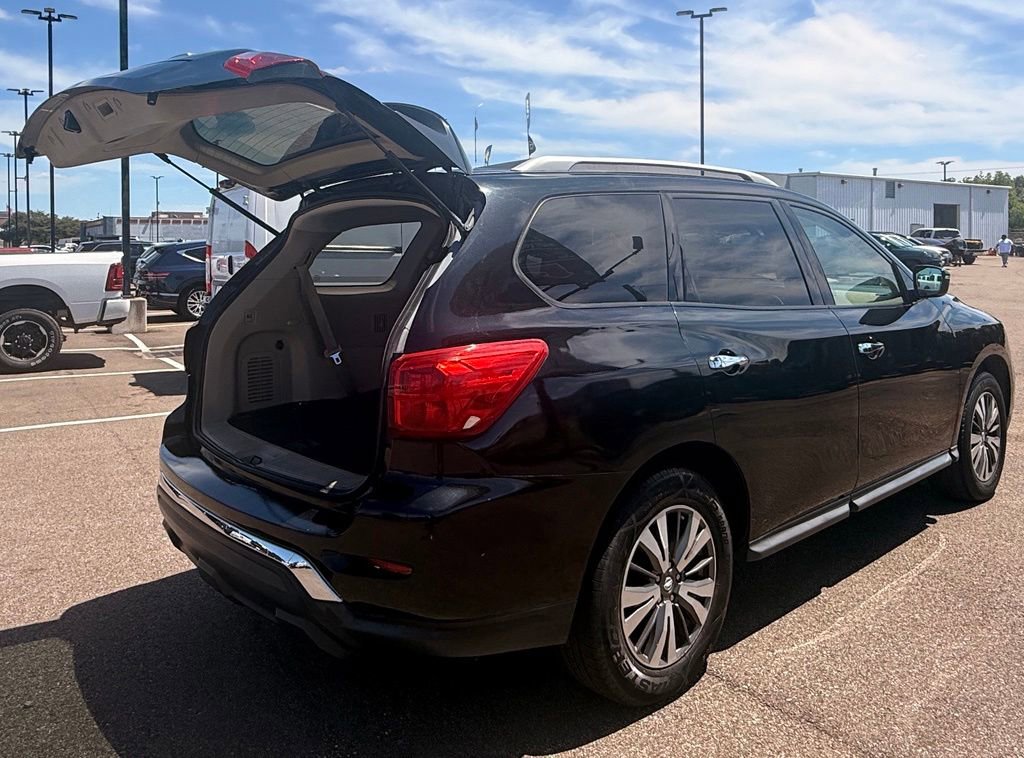 Used 2017 Nissan Pathfinder S FWD image 32