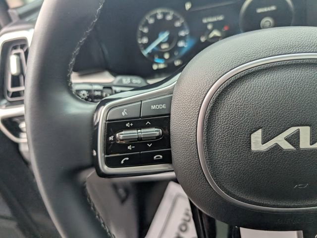 Used 2023 Kia Sorento SX image 19