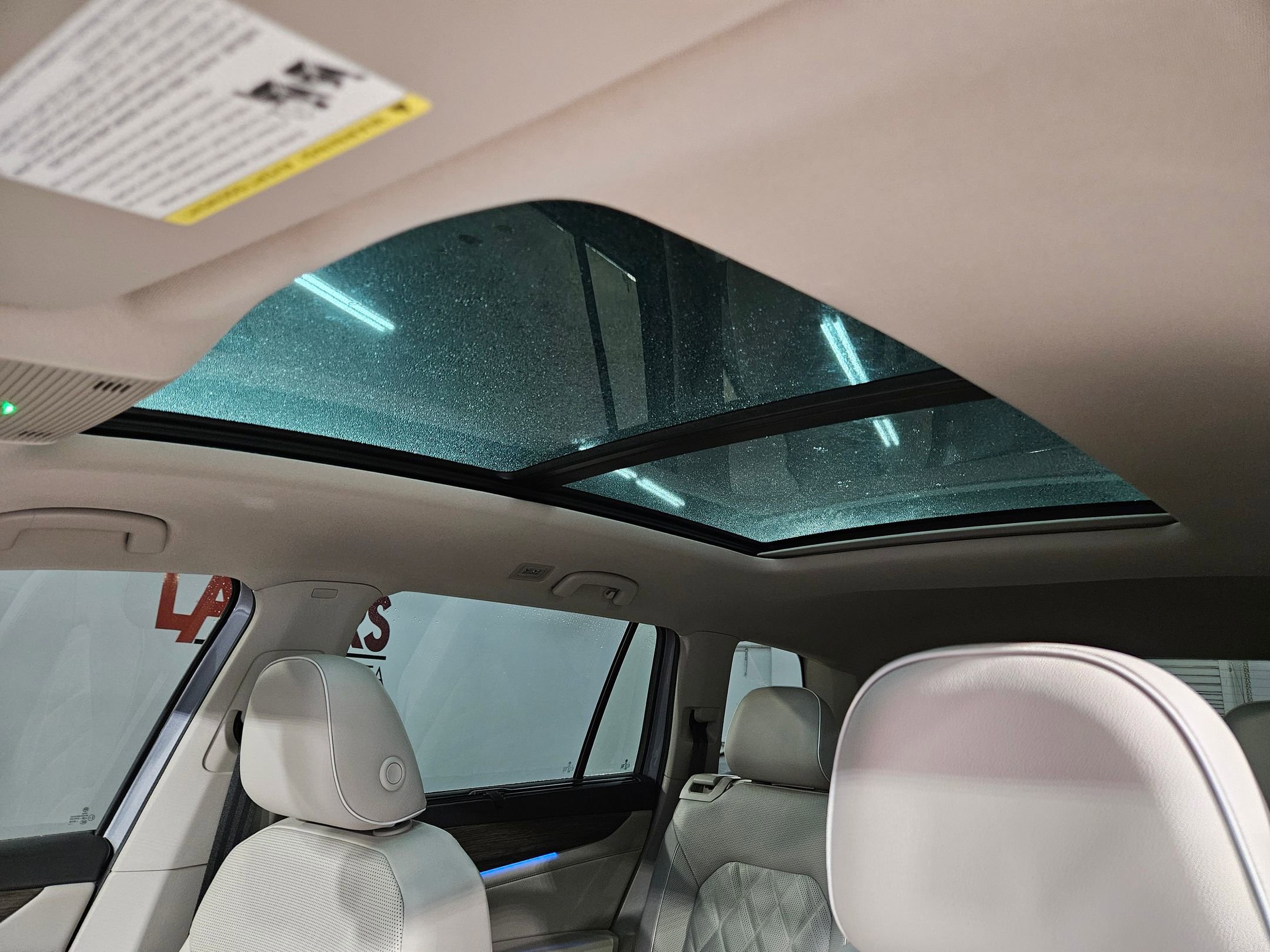 Used 2024 Volkswagen Atlas SEL Premium R-Line AWD/4WD image 25