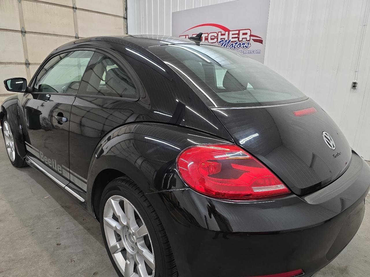 Used 2012 Volkswagen Beetle 2.5 FWD image 8