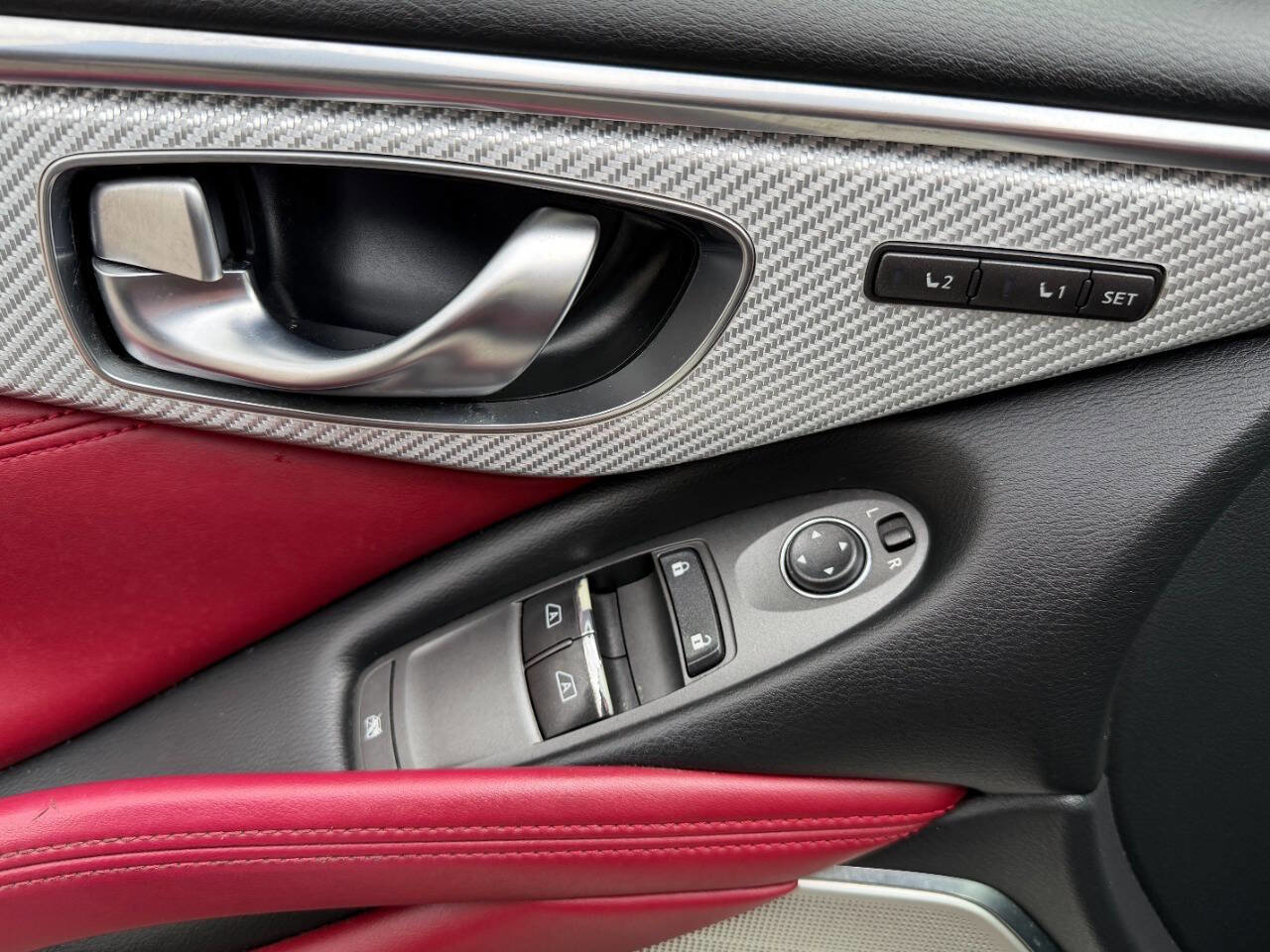 Used 2017 INFINITI Q60 Red Sport 400 image 16