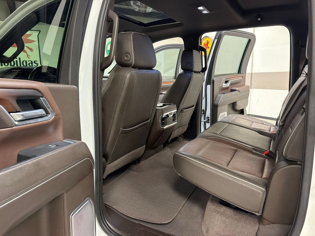 Used 2024 GMC Sierra 3500 Denali w/ Denali Reserve Package AWD/4WD image 35
