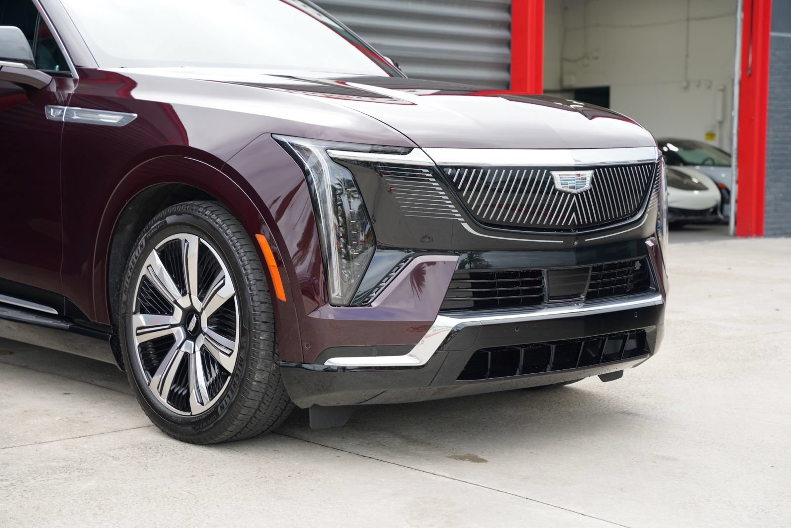 Used 2025 Cadillac Escalade IQ Luxury 2 w/ LPO, Premium Carpet Package AWD/4WD image 5