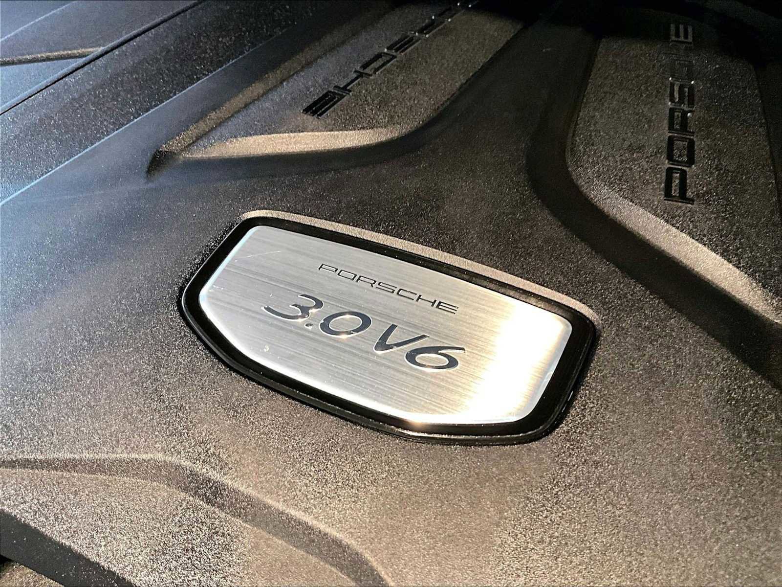 Used 2023 Porsche Cayenne image 35