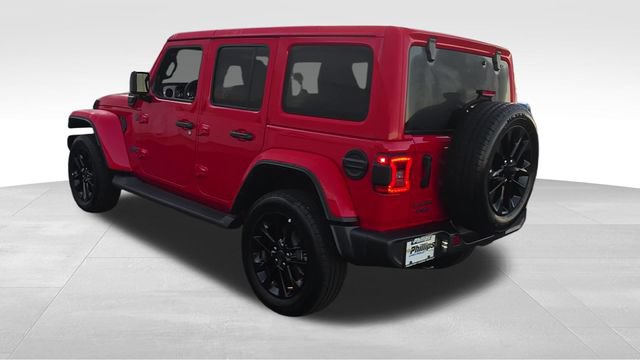 Used 2025 Jeep Wrangler Unlimited Sahara AWD/4WD image 3