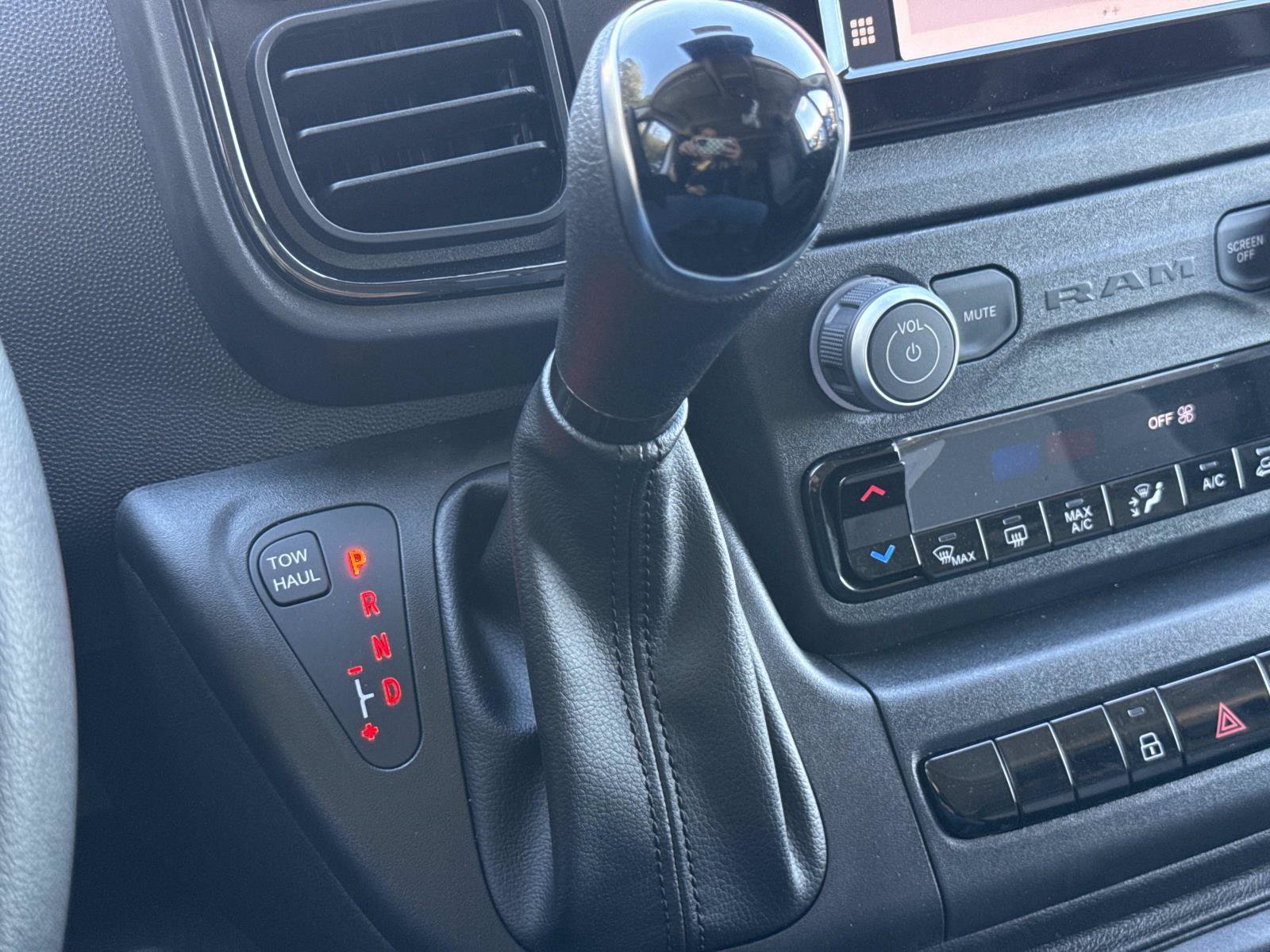 New 2026 RAM ProMaster 1500 w/ Storage Group FWD image 24