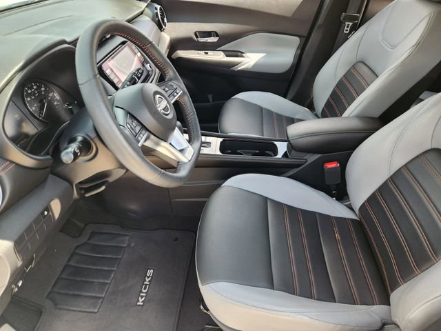 Used 2023 Nissan Kicks SR w/ SR Premium Package FWD image 9