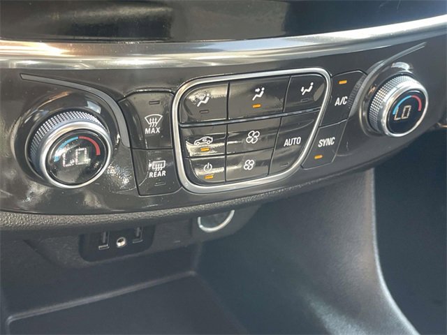 Used 2021 Chevrolet Traverse LS image 19