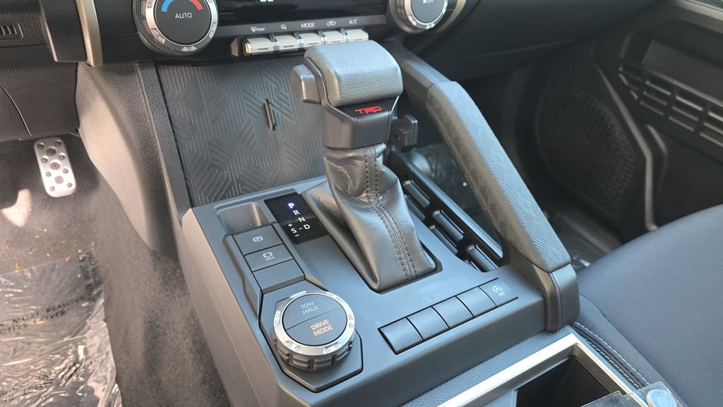 Used 2025 Toyota Tacoma TRD Sport image 18