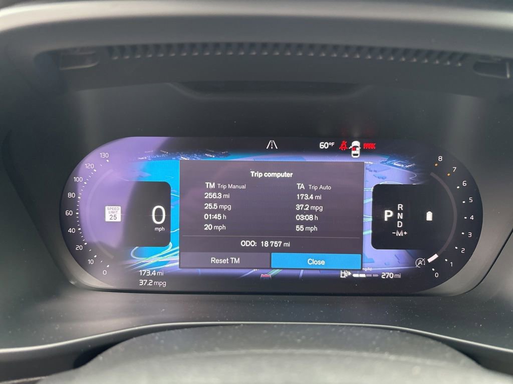 Used 2023 Volvo XC40 B5 Plus w/ Driver Assist Package AWD/4WD image 19
