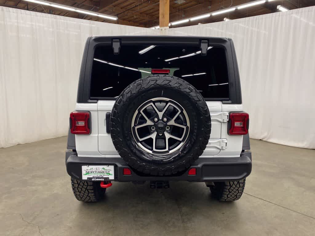 Used 2025 Jeep Wrangler Unlimited Rubicon AWD/4WD image 5