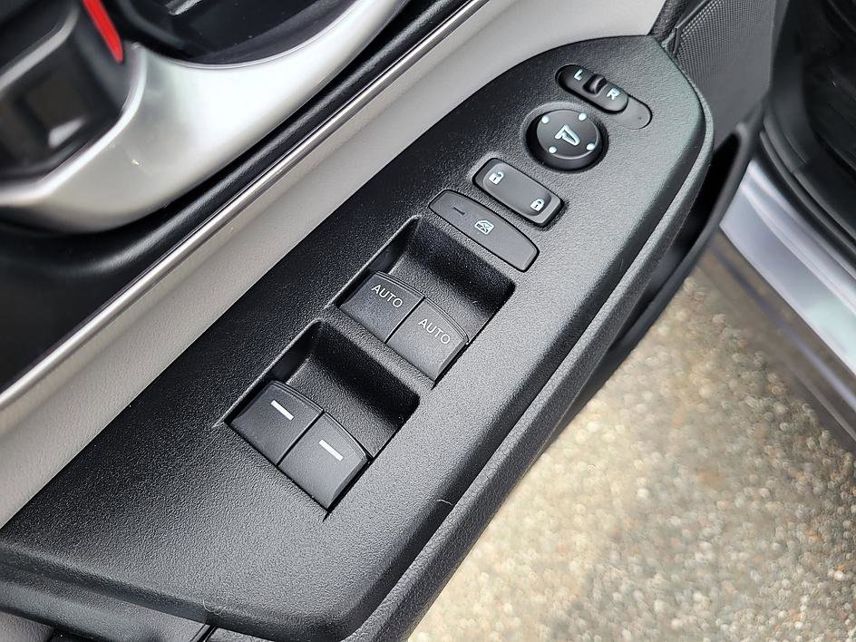 Used 2021 Honda CR-V EX-L image 10