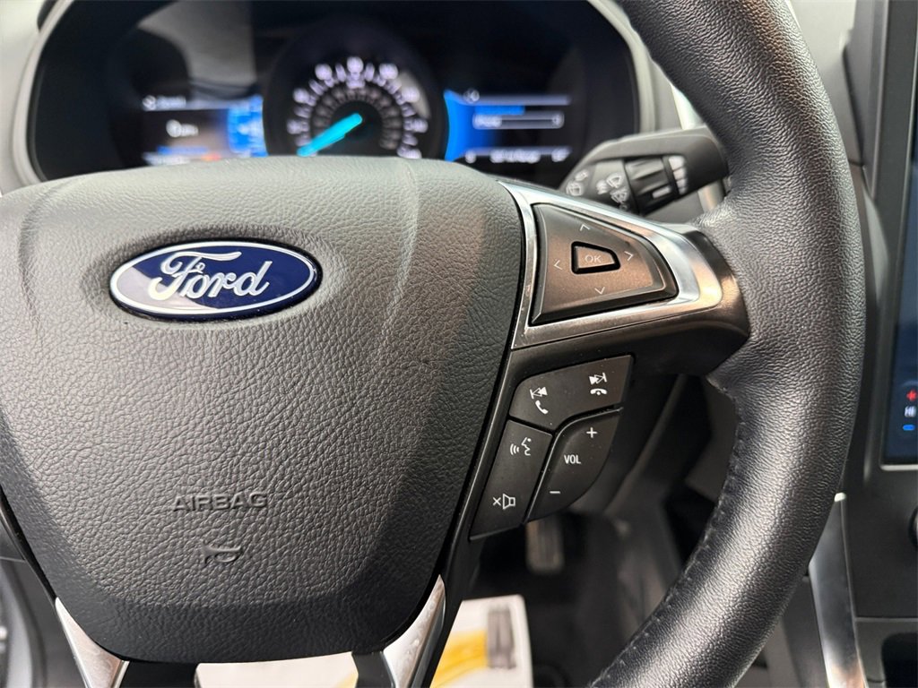 Used 2024 Ford Edge Titanium image 34