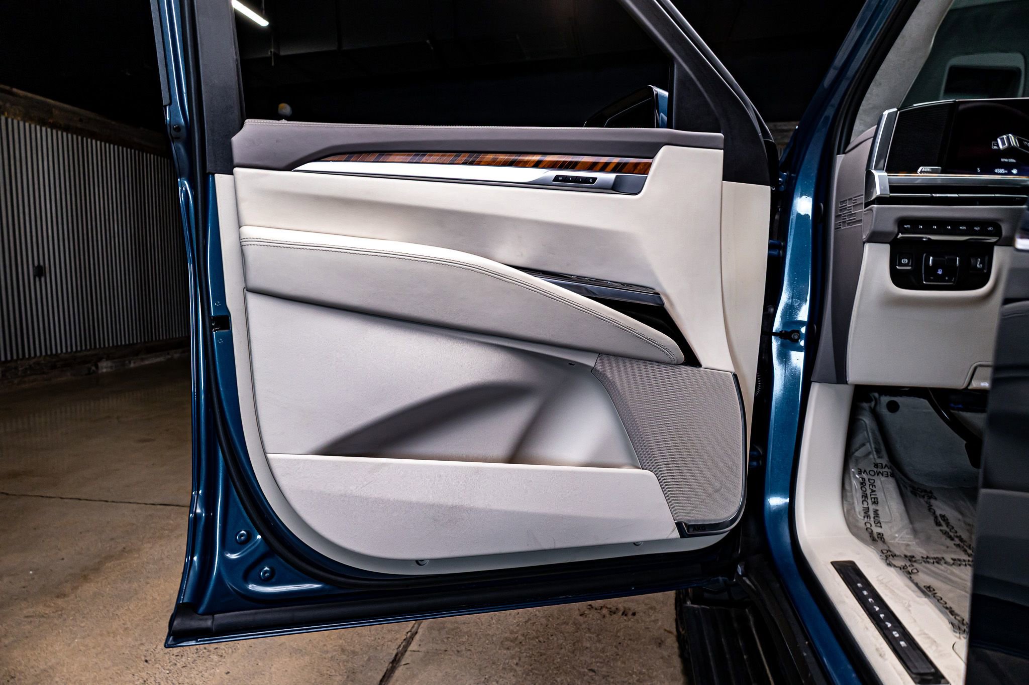 Used 2025 Cadillac Escalade Sport Platinum w/ LPO, Floor Liner Package image 31