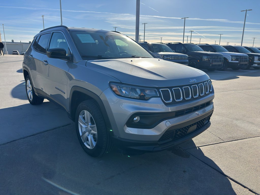 Used 2022 Jeep Compass Latitude w/ Convenience Group image 2