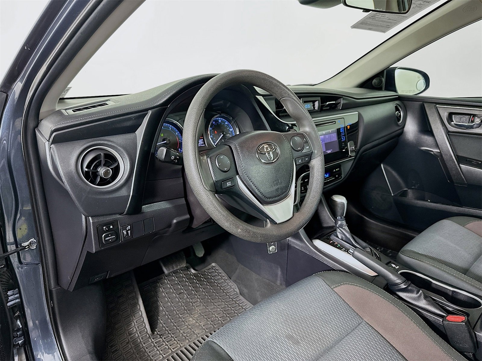Certified 2019 Toyota Corolla LE image 9