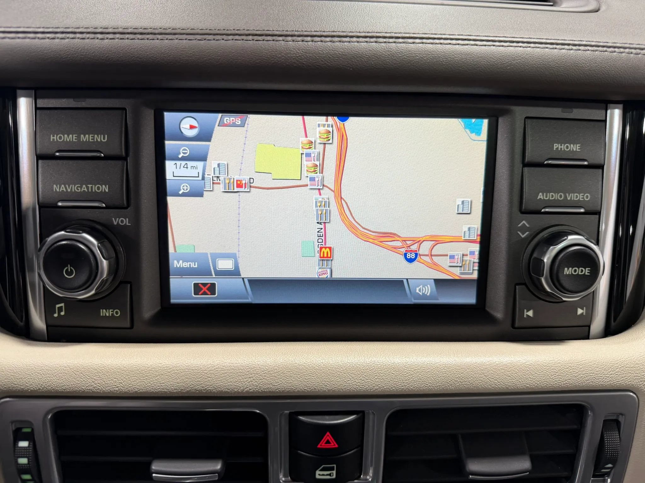 Used 2010 Land Rover Range Rover Supercharged AWD/4WD image 19