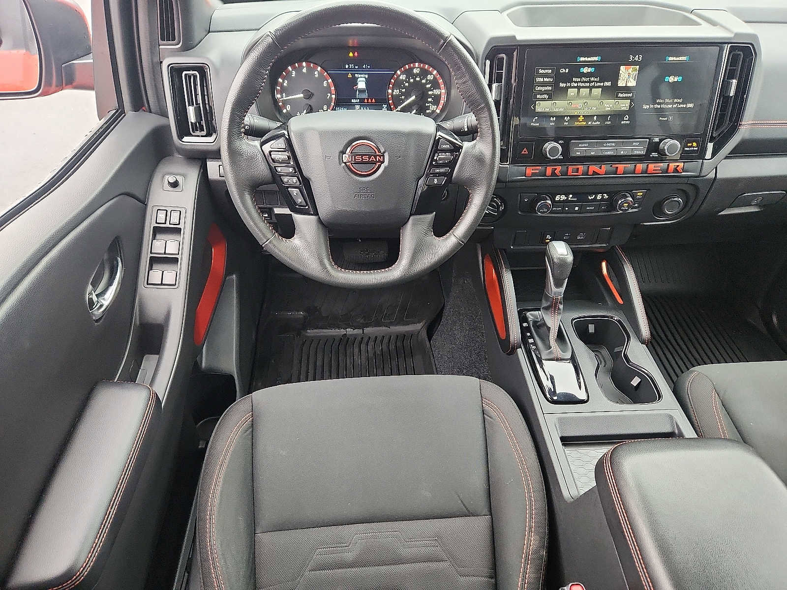 Used 2025 Nissan Frontier PRO-4X image 11