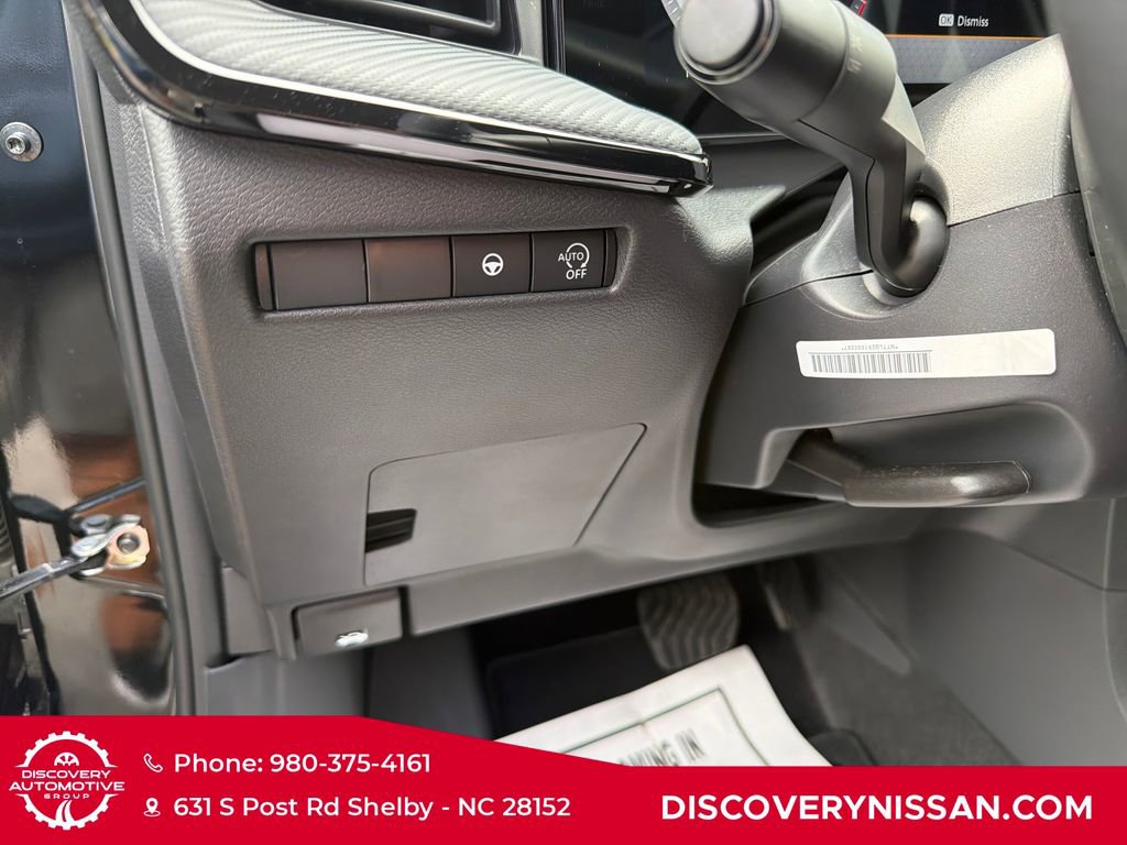 Certified 2025 Nissan Kicks SR FWD image 14