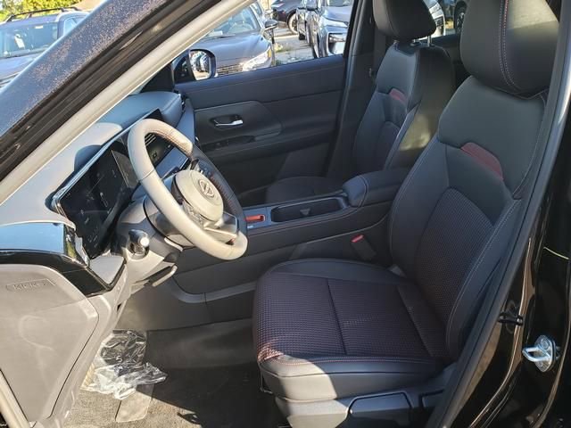 New 2026 Nissan Kicks SR w/ Cold Weather Package image 11