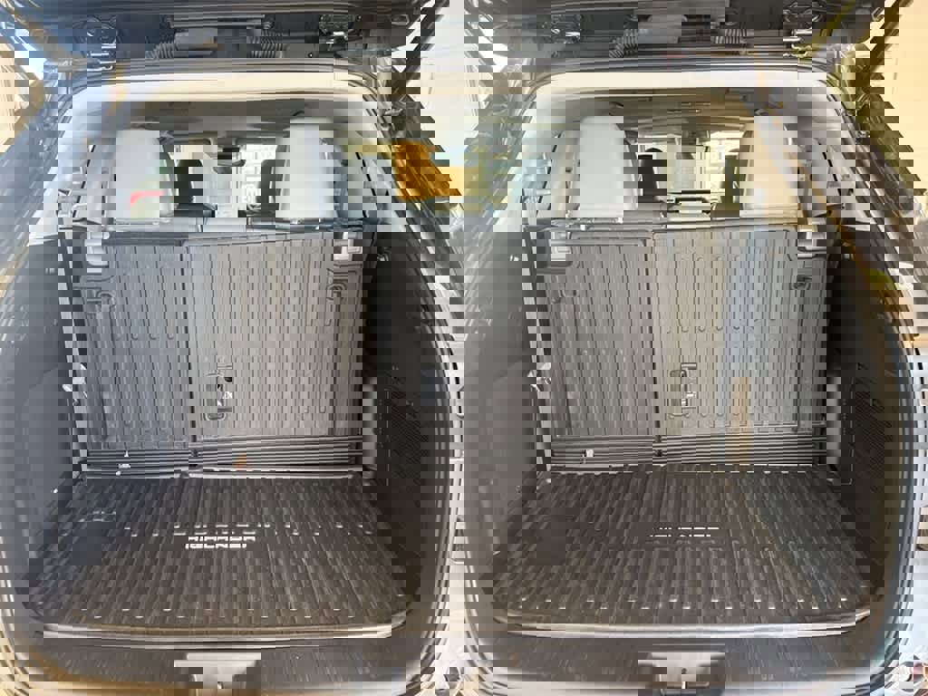 Used 2023 Toyota Highlander Limited image 36