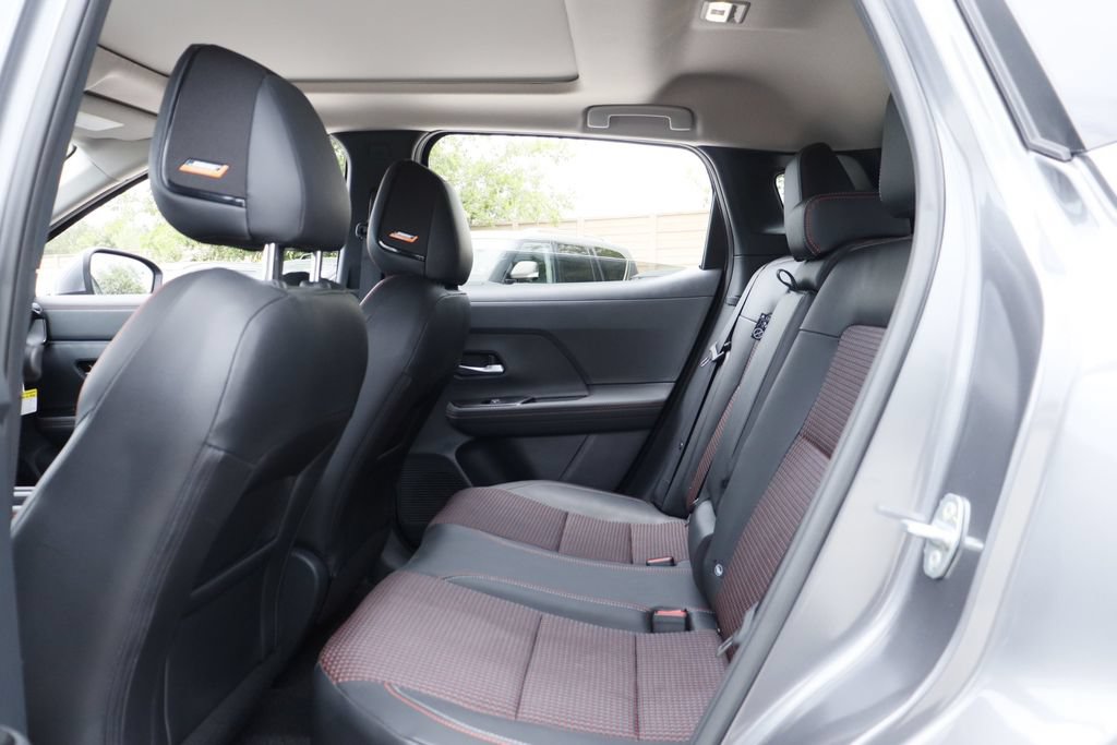 Used 2025 Nissan Kicks SR w/ SR Premium Package AWD/4WD image 27