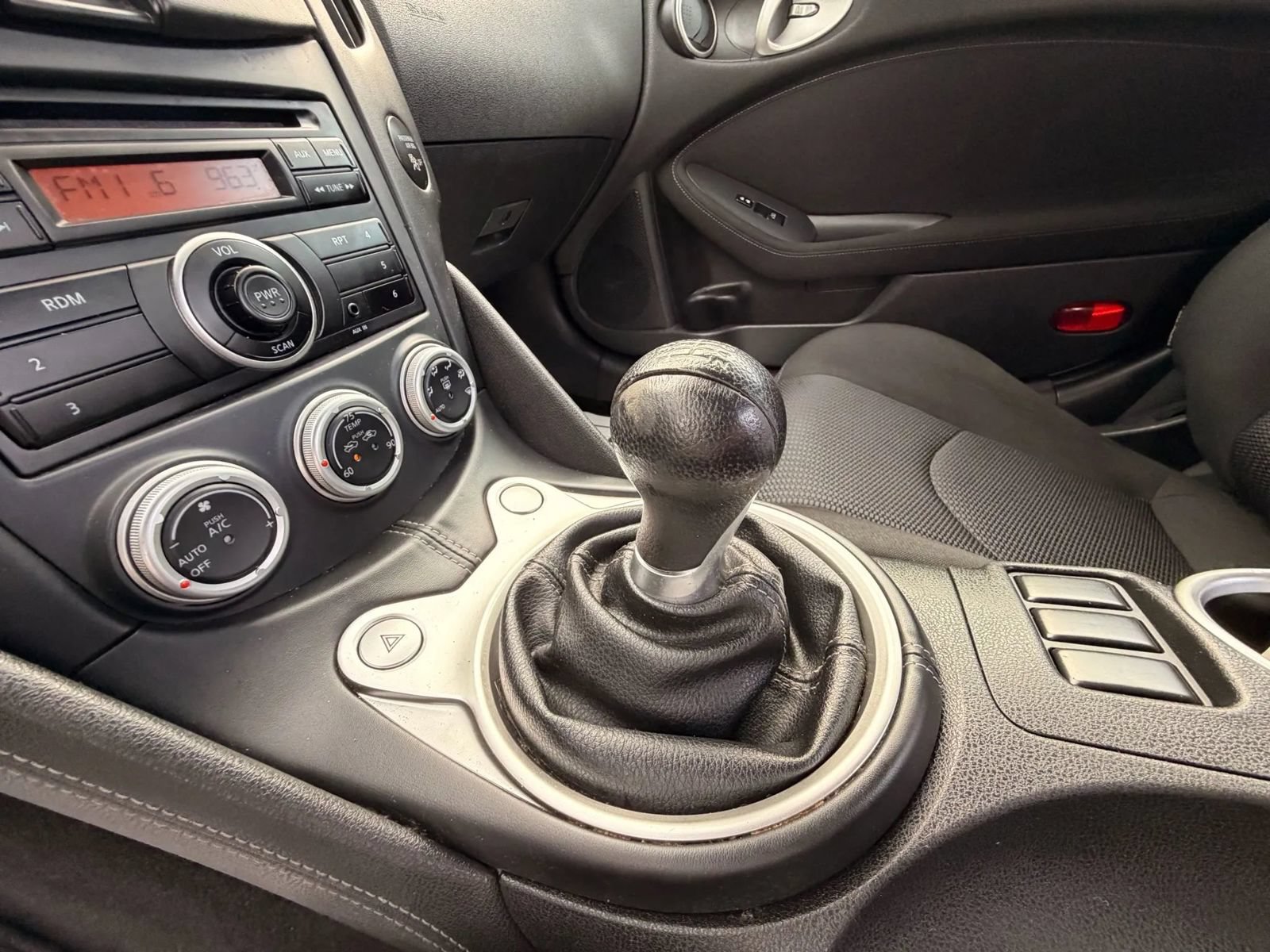 Used 2012 Nissan 370Z Coupe RWD image 24