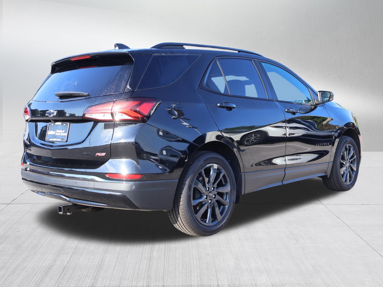 Used 2023 Chevrolet Equinox RS w/ LPO, Floor Liner Package AWD/4WD image 6